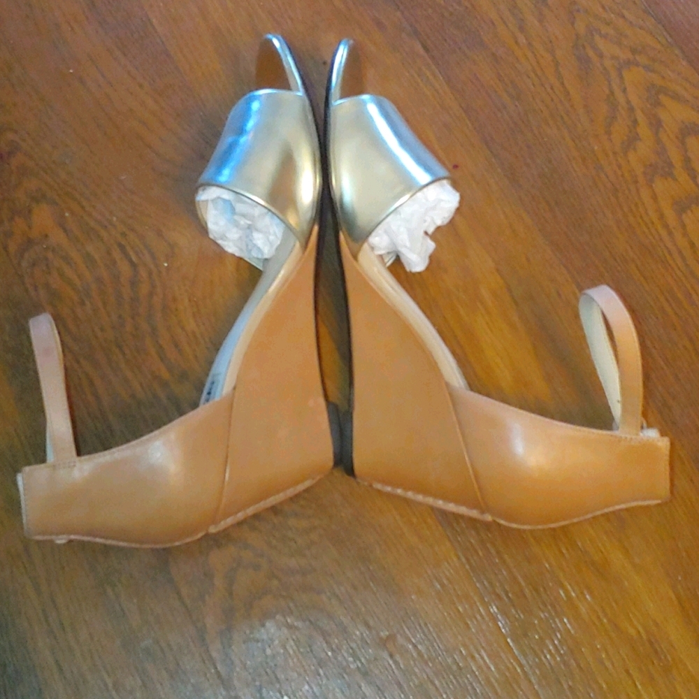 SALE! CLARKS 8.5 M COMFORT LEATHER WEDGE HEELS SANDALS - Picture 3 of 10
